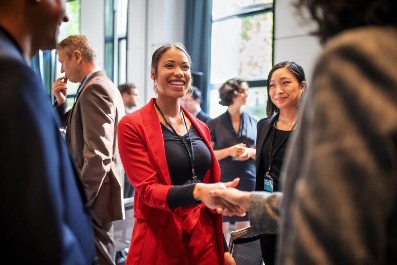 Algumas redes de apoio são focadas em empreendedoras mulheres. Foto: Getty Images.