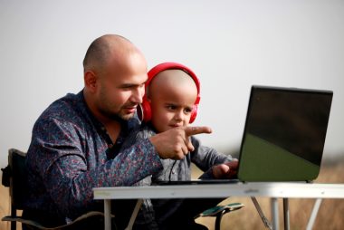 Podcast para crianças? Há muitos programas educativos disponíveis. Foto: Getty Images.