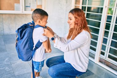 Pais e mães podem atuar positivamente em relação a conflitos dos filhos. Foto: Getty Images,