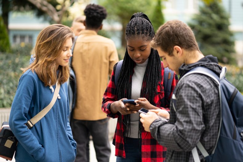 A maioria dos programas de intercâmbio é projetada para adolescentes e adultos jovens, a partir dos 16 ou 18 anos de idade. Foto: Getty Images.