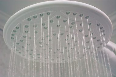 Comprar um chuveiro é uma decisão que envolve diversos aspectos. Foto: Getty Images.