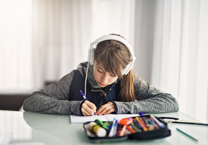 Algumas música podem ajudar na concentração. Foto: Getty Images.