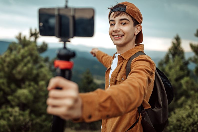 Para viajar sozinho, sem os pais, o jovem precisa ter alguma maturidade. Foto: Getty Images.