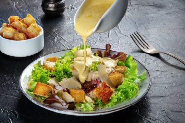 O molho de salada pode realmente turbinar o seu prato. Foto: Getty Images.