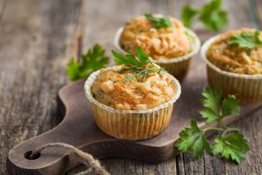 Alimentação: vale a pena dedicar alguns minutinhos para a preparação de alguns lanchinhos mais balanceados. Foto: Getty Images.