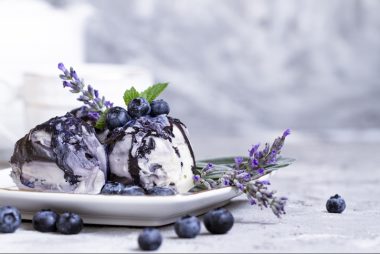 Flores comestíveis: do jardim podem vir alternativas coloridas, nutritivas e acessíveis. Foto: Getty Images.