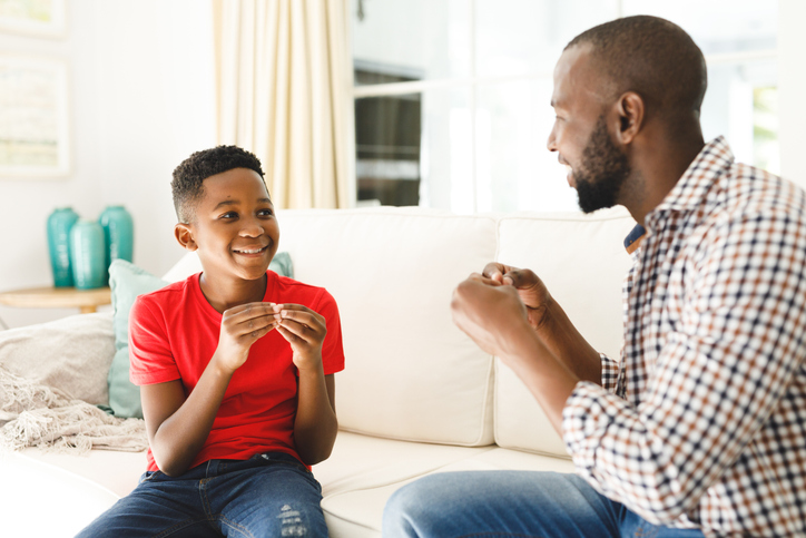 Jovens precisam de tempo para avaliar os conselhos. Foto: Getty Images.