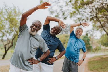 A pesquisa reforça a recomendação de um mínimo de 150 minutos semanais de exercício aeróbico moderado para mudanças clínicas relevantes. Foto: Getty Images.