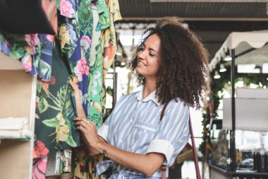 A moda sustentável é um conceito que engloba práticas de produção, distribuição e consumo responsáveis. Foto: Getty Images.