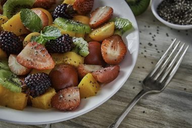 As saladas de frutas são ótimas sobremesas. Foto: Getty Images.