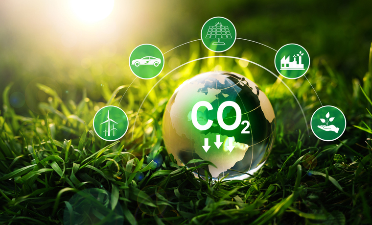 Reator movido a energia solar captura dióxido de carbono (CO₂), ou gás carbônico, diretamente do ar e o converte em combustível limpo. Foto: Getty Images.