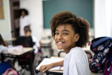 É essencial que os gestores públicos e educacionais reconheçam a importância da Educação Escolar Quilombola e implementem ações efetivas. Foto: Getty Images.