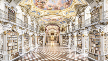 Visitar uma biblioteca pode ser muito mais do que uma simples busca por conhecimento. Foto: Bibliothek Admont