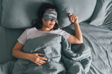 Pessoas com menos tempo de sono REM apresentam sinais precoces de demência. Foto: Getty Images.