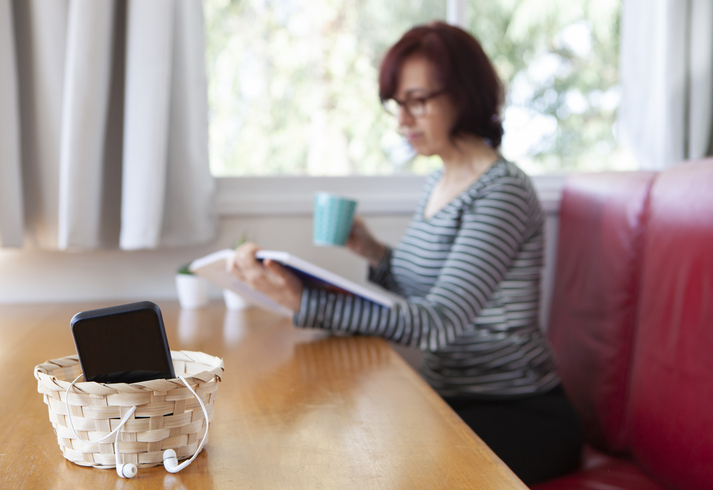 O uso exagerado da internet pode afetar o cérebro. Que tal fazer um detox digital? Foto: Getty Images.
