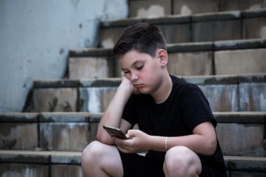 Frequência do cyberbullying é um fator determinante dos sintomas traumáticos, independentemente da forma específica de agressão. Foto: Getty Images.